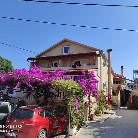 Apartments Iva Pakostane Bagian luar foto
