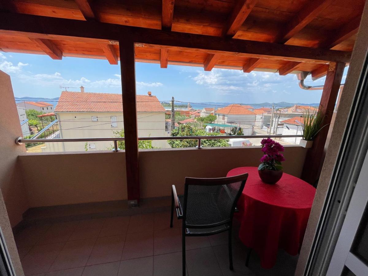 Apartments Iva Pakostane Bagian luar foto