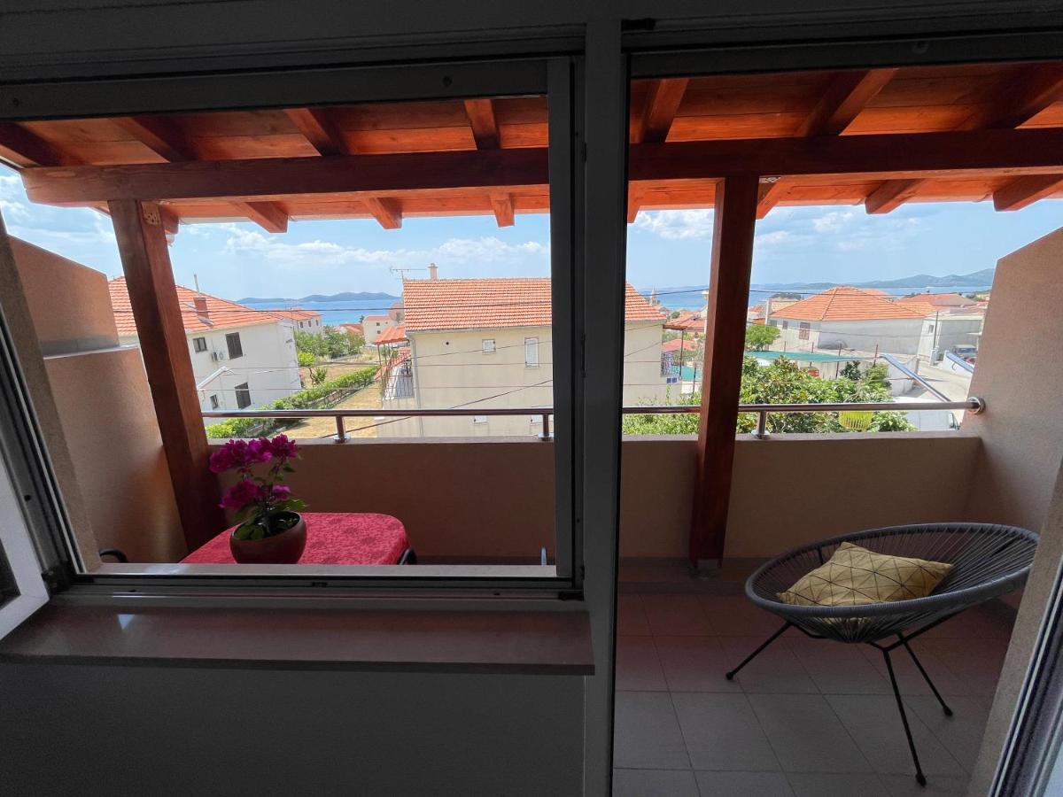 Apartments Iva Pakostane Bagian luar foto