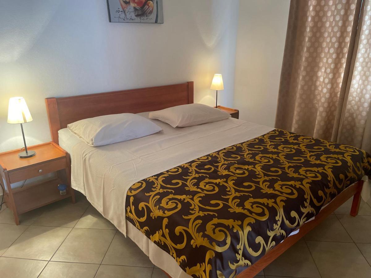 Apartments Iva Pakostane Bagian luar foto
