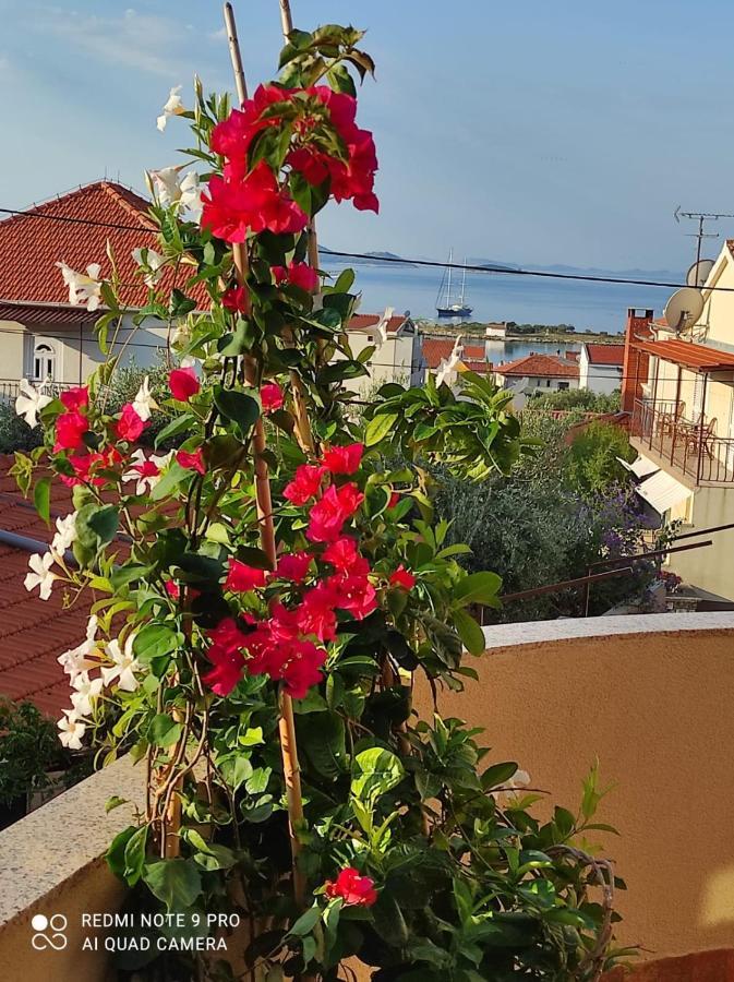 Apartments Iva Pakostane Bagian luar foto
