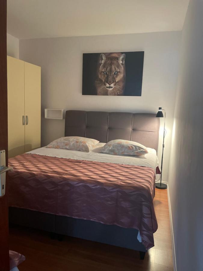Apartments Iva Pakostane Bagian luar foto