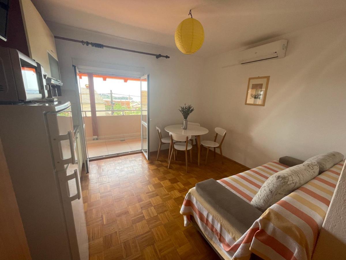 Apartments Iva Pakostane Bagian luar foto