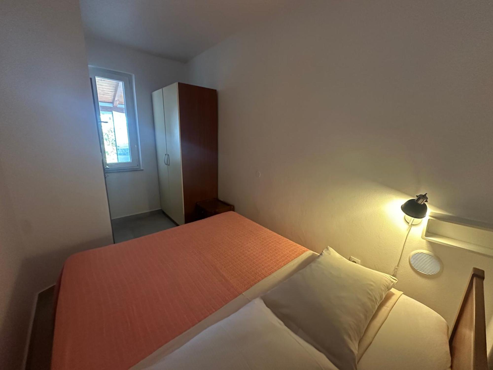 Apartments Iva Pakostane Bagian luar foto
