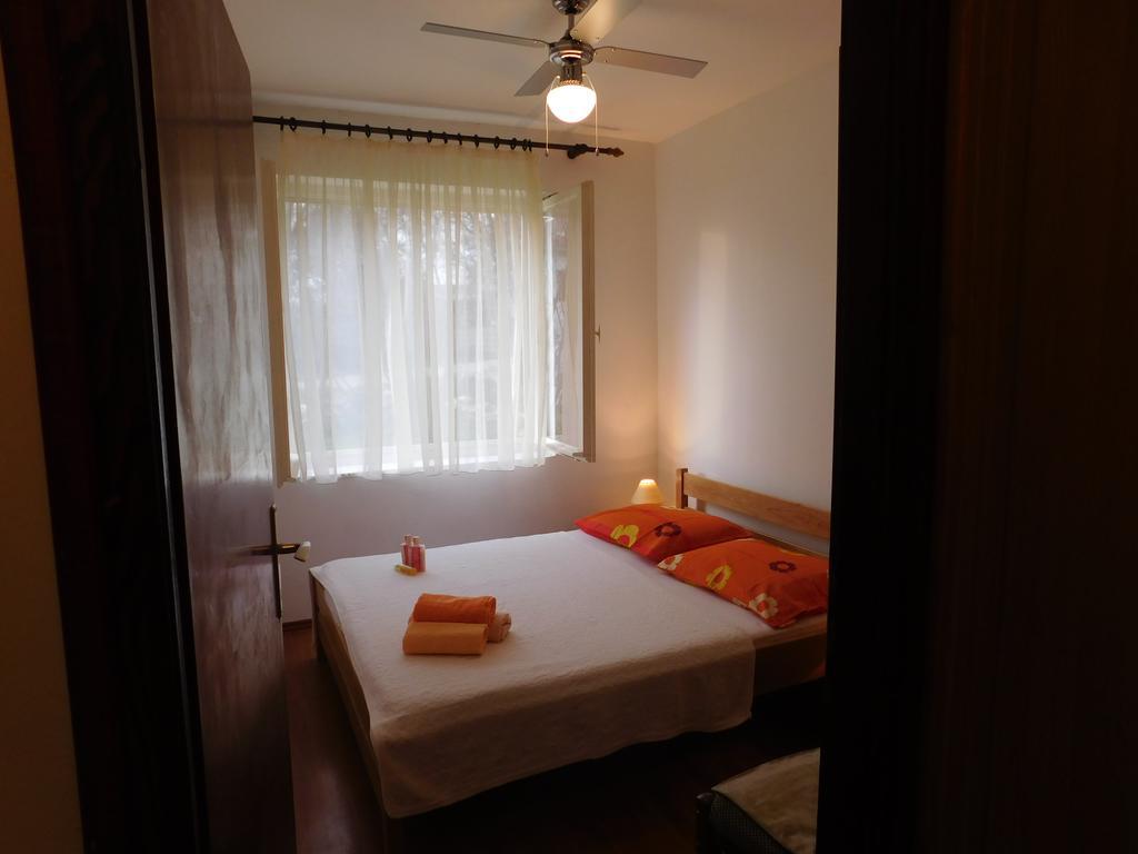 Apartments Iva Pakostane Bagian luar foto