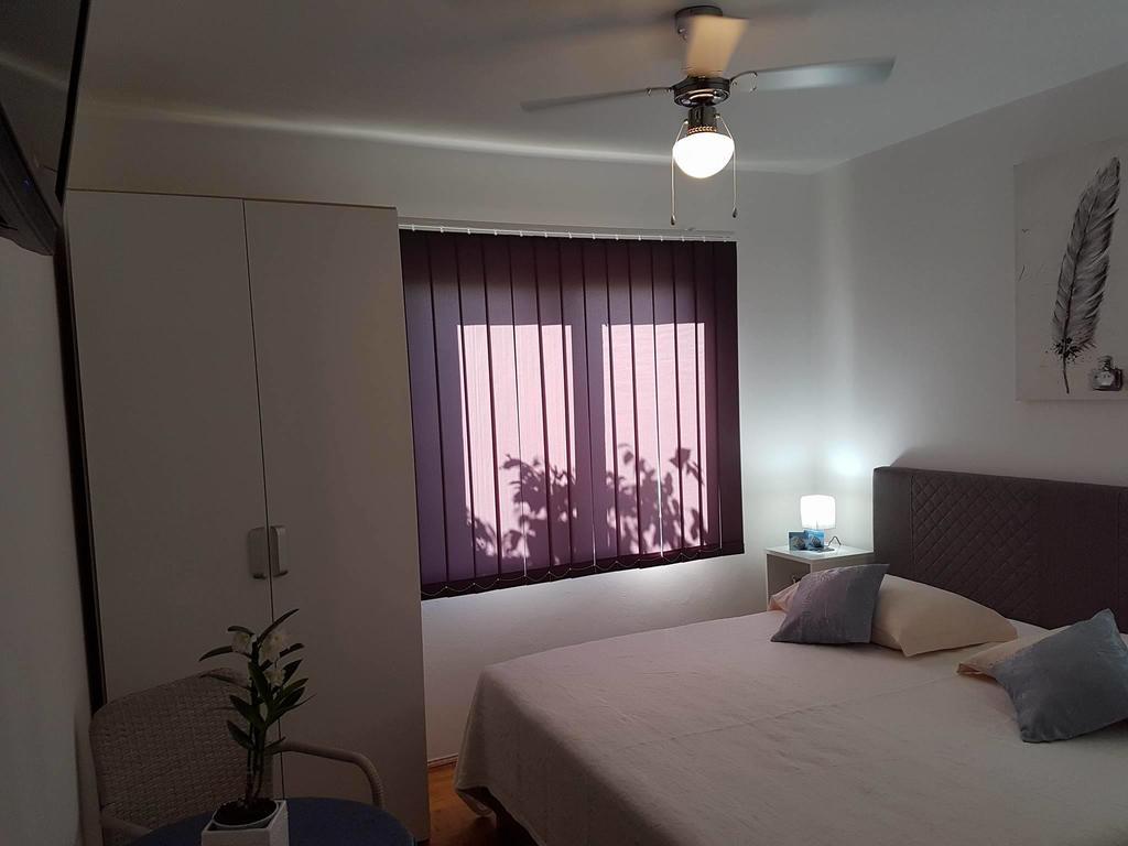 Apartments Iva Pakostane Bagian luar foto